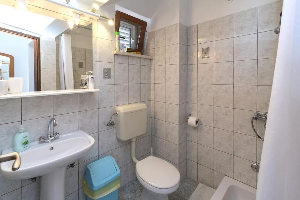Visnja 1 - With Private Pool And Seaview Apartment