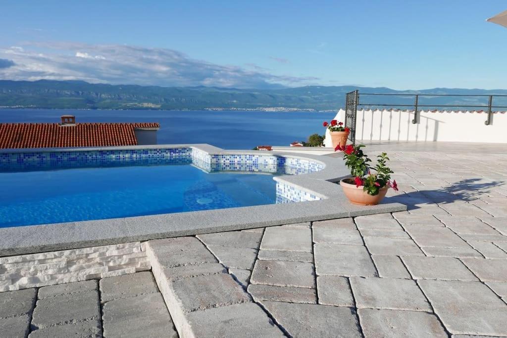 Visnja 1 - With Private Pool And Seaview Apartment *