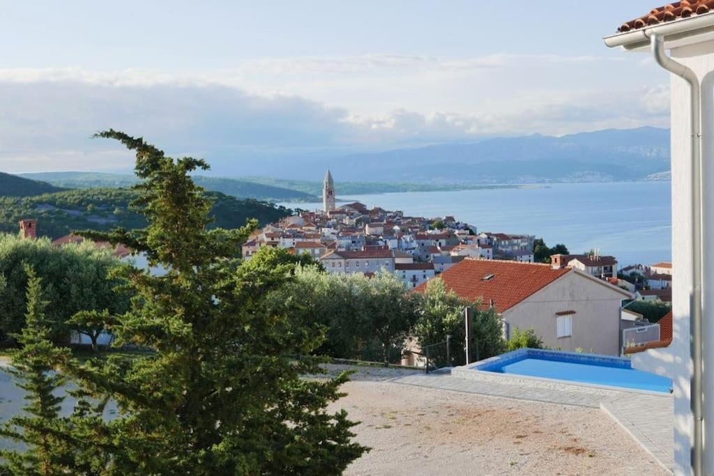 Apartment Visnja 1 - With Private Pool And Seaview Vrbnik