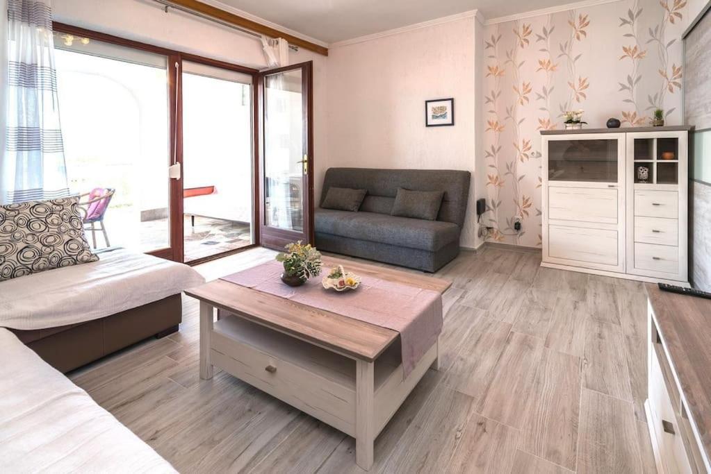 Apartment Visnja 1 - With Private Pool And Seaview *